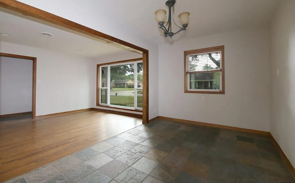 3 bed, 2.0 bath, 1689 sqft, $3,200 — Photo 3
