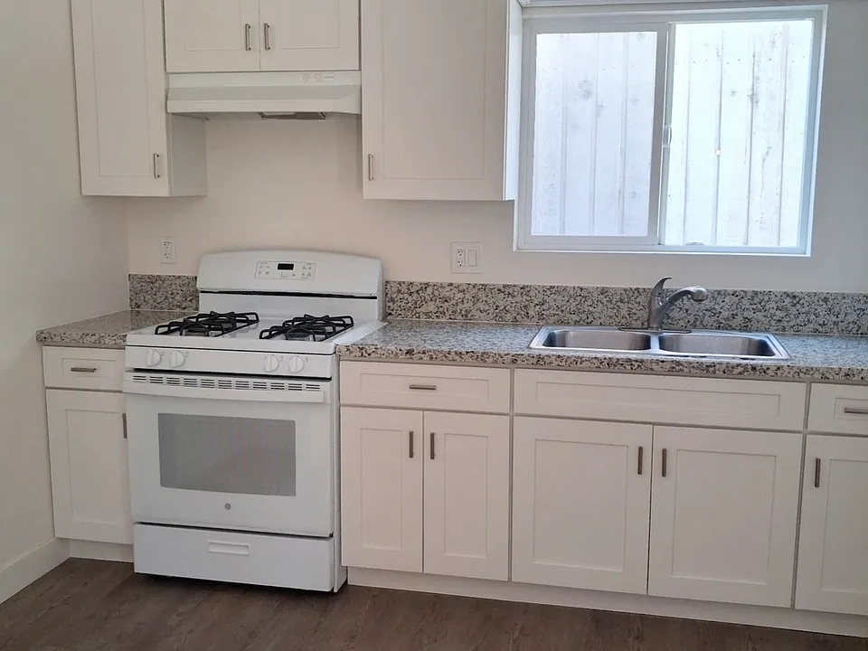 409 N Horne St #1C