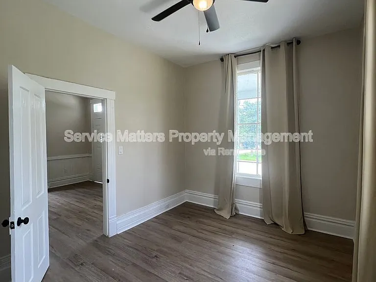 1319 W Jackson St — Photo 23