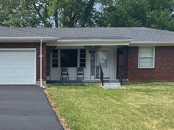 2nd image of 949 Horseshoe Dr