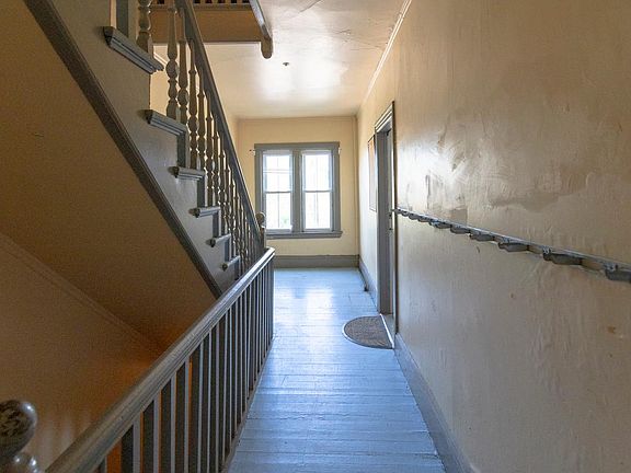 5th image of 1630 Westminster St Unit 2
