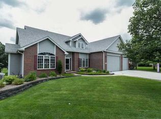 7163 Oak Crest Blvd, Johnston, IA 50131