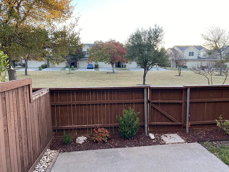 8608 Brunswick Dr — Photo 20
