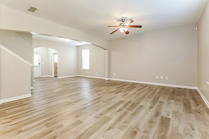 4 bed, 2.5 bath, 2200 sqft, $2,245 — Photo 4