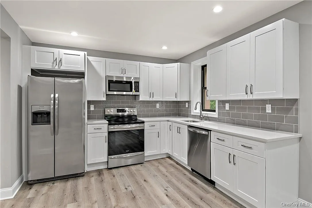 1 bed, 1.0 bath, 700 sqft, $2,500 — Photo 1