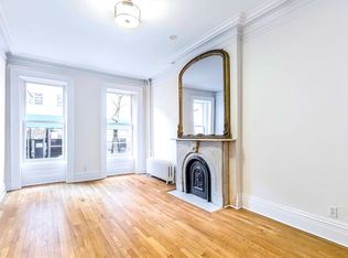355 W 22nd St, New York, NY 10011