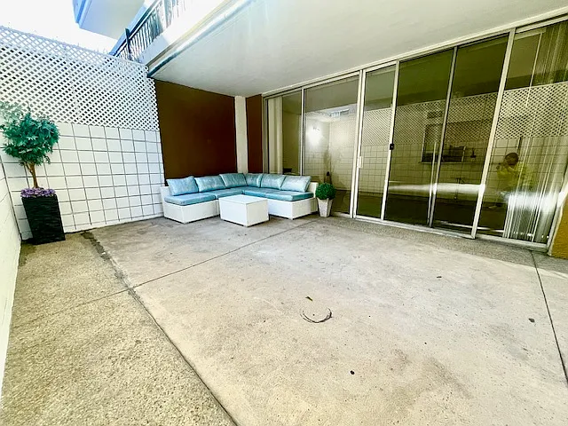Occidental Towers Apartments — Photo 178