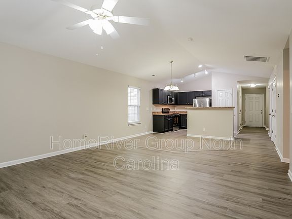 5th image of 2435 Hampton Hall Ln