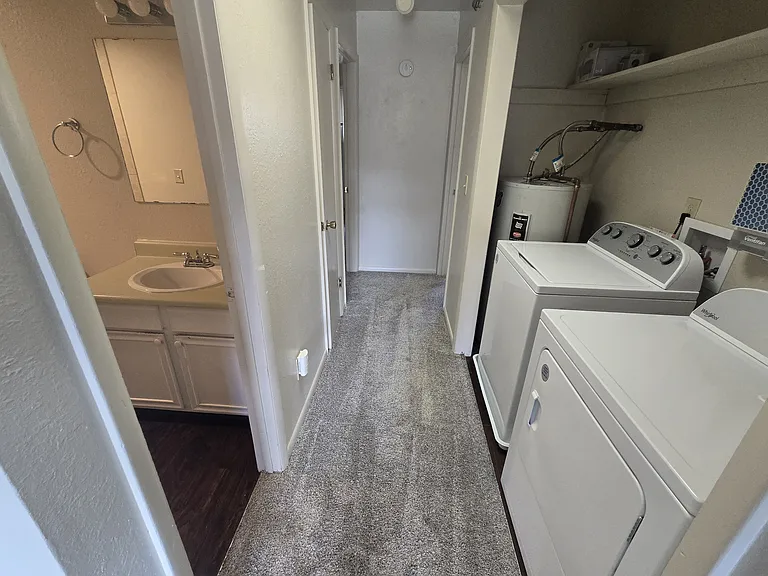 736 N Grand St #B-4 — Photo 2