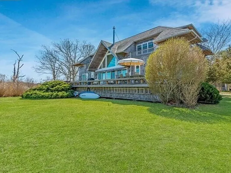 105 W Neck Point Rd — Photo 15