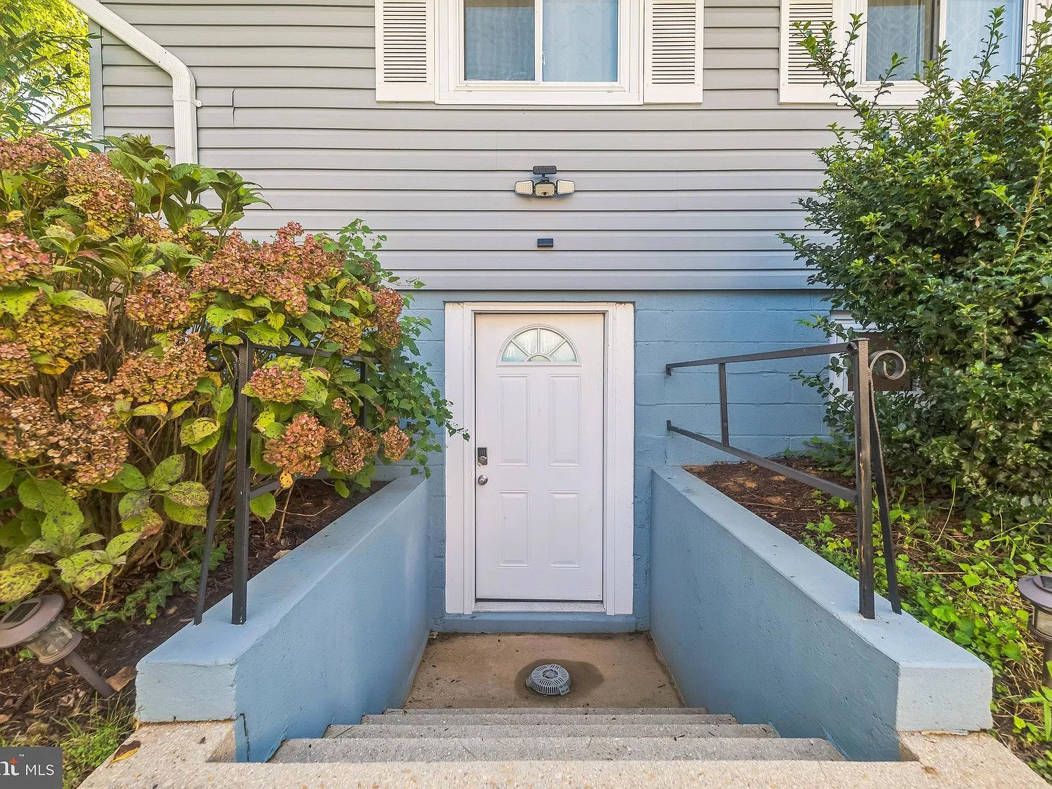 2 bed, $1,800 — Photo 1