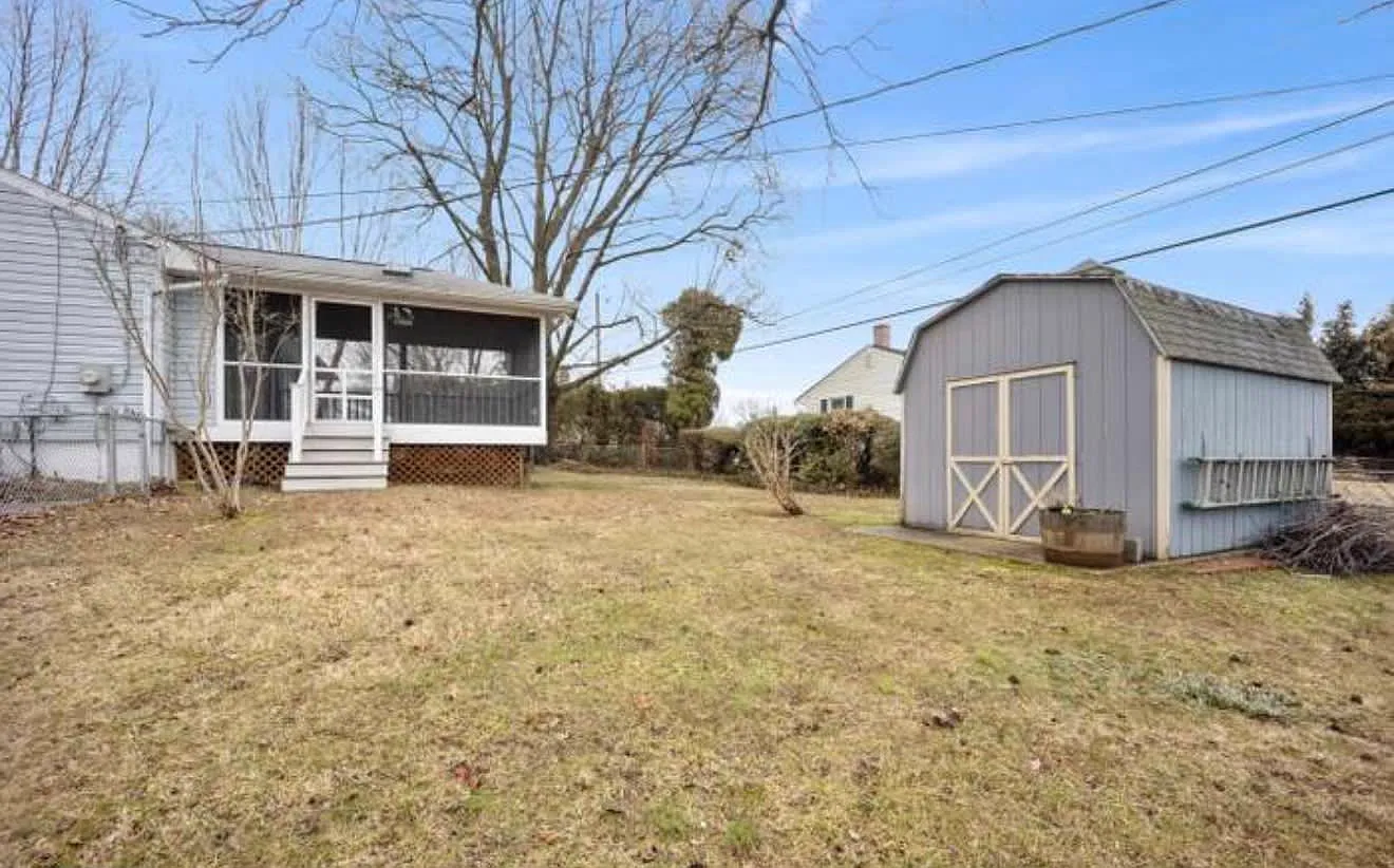 3 bed, $2,100 — Photo 2