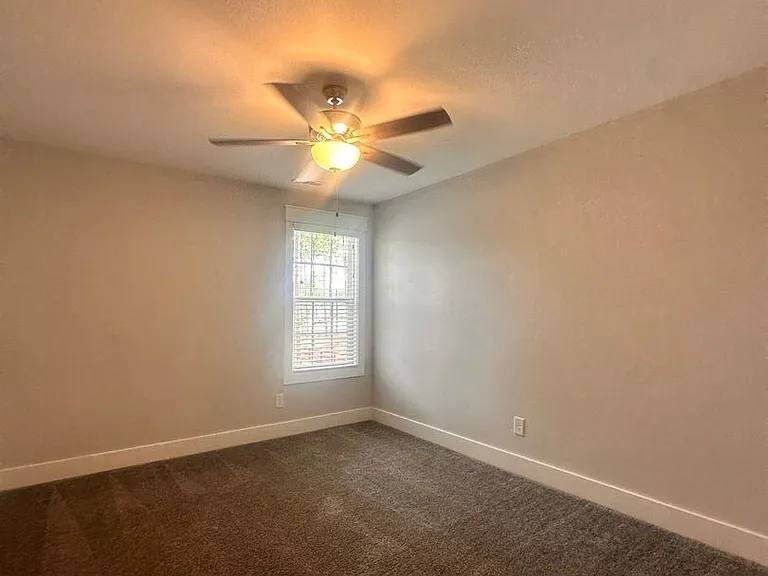 201 Thistleberry Dr — Photo 41