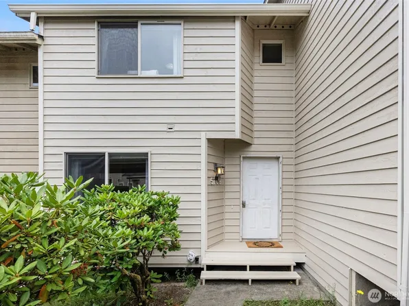 5708 Wisteria Lane NE, Bremerton, WA 98311