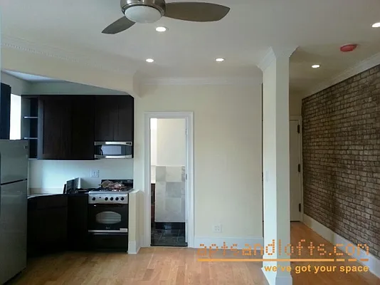 Rented by aptsandlofts.com | media 17