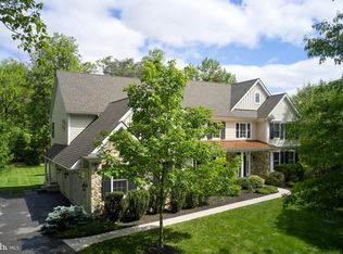 529 Sugartown Rd, Berwyn, PA 19312