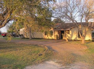 195 Seakist Rd, Port Lavaca, TX 77979