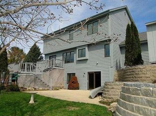 26201 Deer Ridge Trl, Waterford, WI 53185