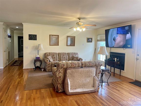 3rd image of 8289 Madison Ln