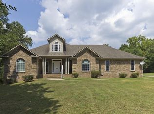 305 Lookout Dr, Columbia, TN 38401