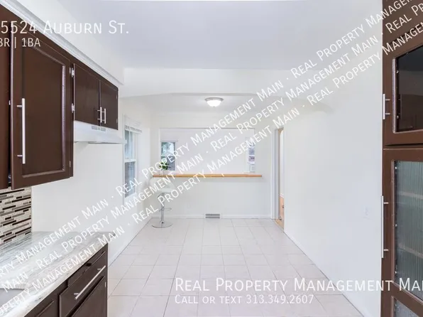 15524 Auburn St, Detroit, MI 48223