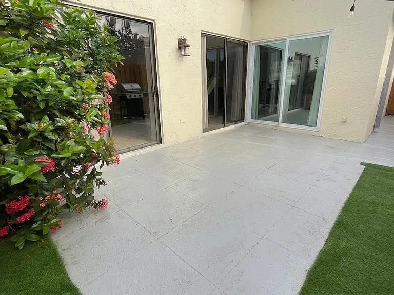1420 Park Shore Cir #1 — Photo 32