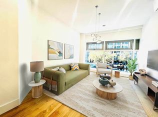136 Delancey St #2, New York, NY 10002