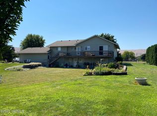 7709 McCullough Rd, Yakima, WA 98903