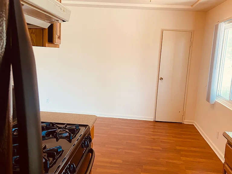 12921 Oxnard St #2 — Photo 10