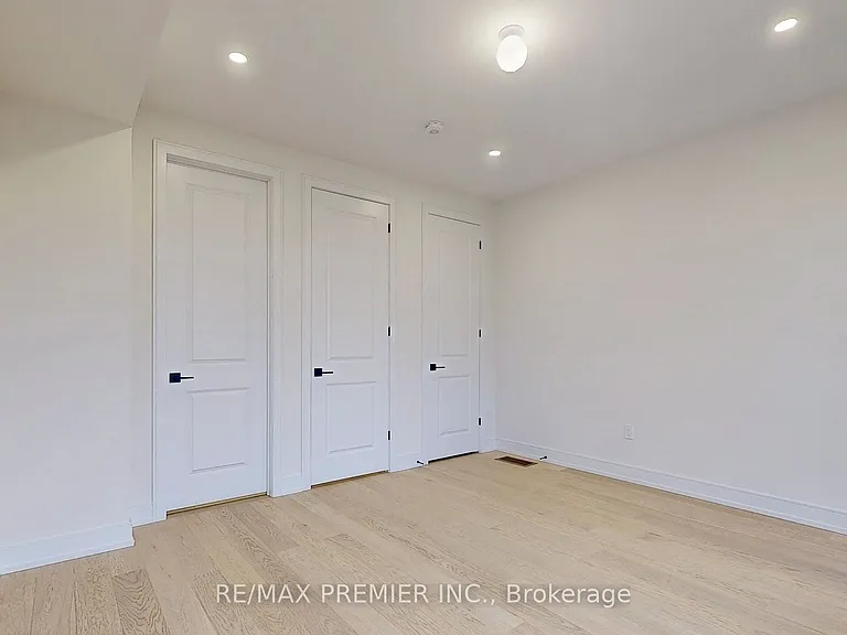 208 McRoberts Ave — Photo 21