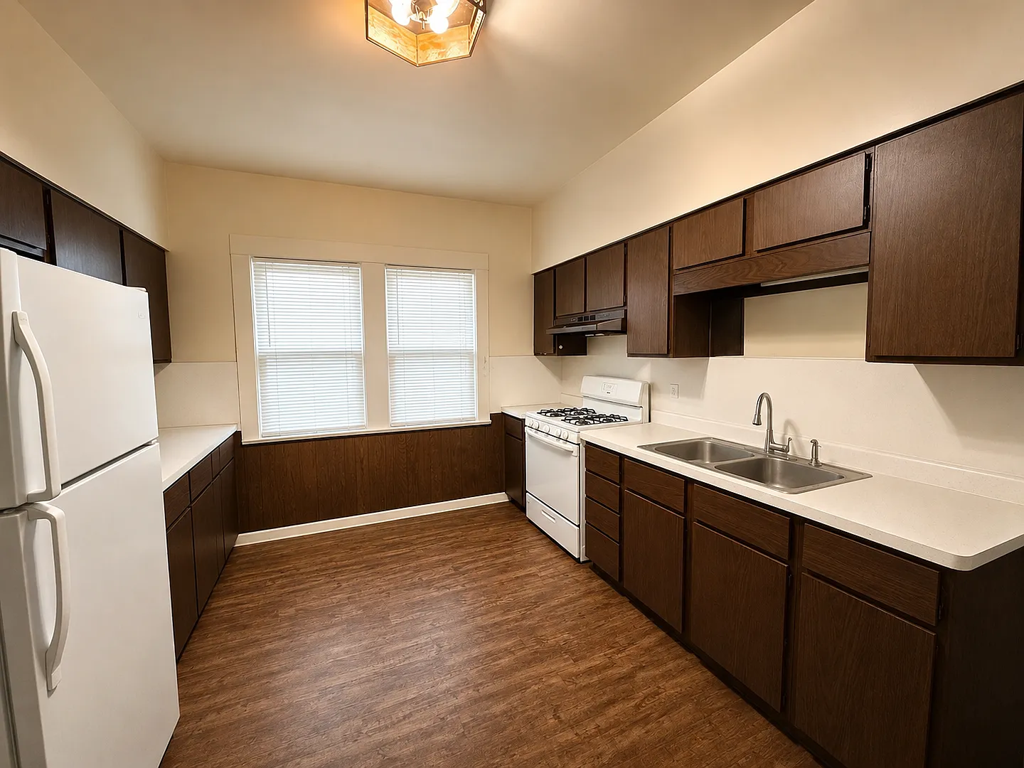 Move-In Special! Roomy 2 Bedroom Apartment On The Growing Nw Side! An Availability That Won't Last! — Photo 1