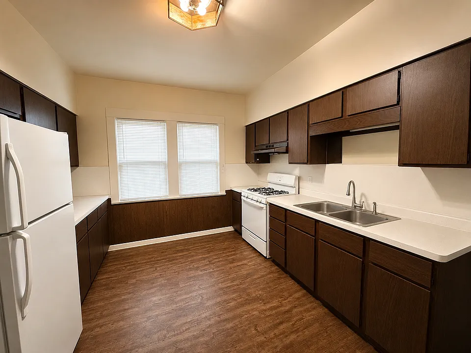 Move-In Special! Roomy 2 Bedroom Apartment On The Growing Nw Side! An Availability That Won't Last!