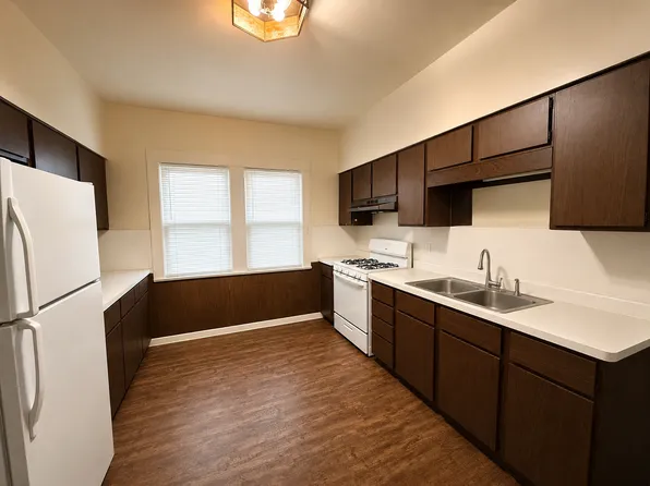 Move-In Special! Roomy 2 Bedroom Apartment On The Growing Nw Side! An Availability That Won't Last!, 1016 Fremont Ave NW #2, Grand Rapids, MI 49504