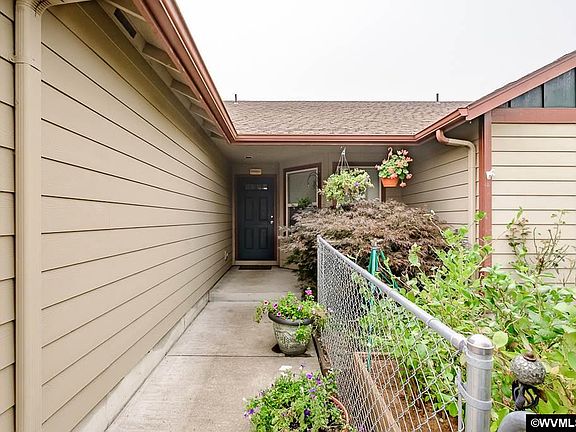 3rd image of 1262 40th Ave