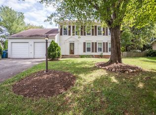 10136 Yorktown Dr, Great Falls, VA