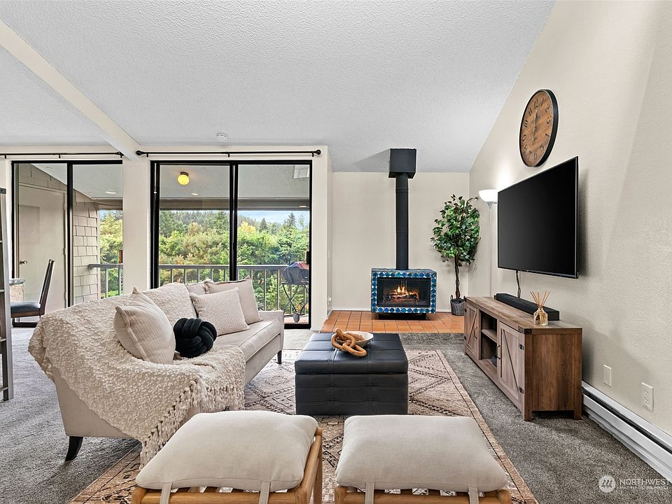 1st image of 6355 137th Avenue NE #311