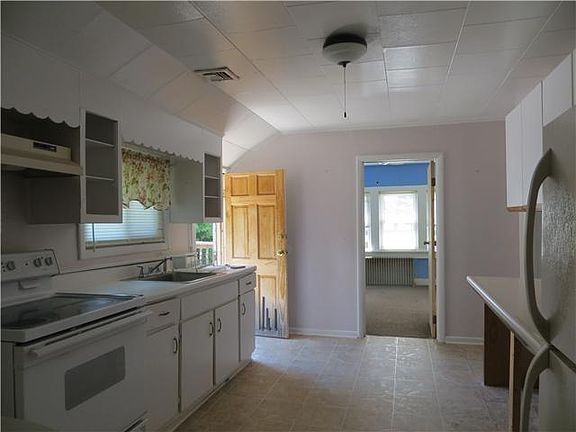 4th image of 109 Orange Ave