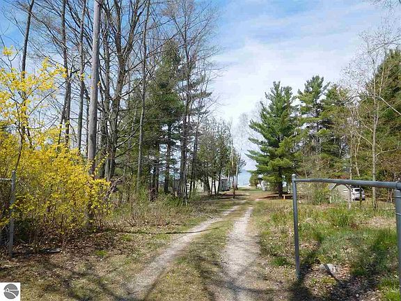 3rd image of 4328 & 4324 Mollineaux Rd