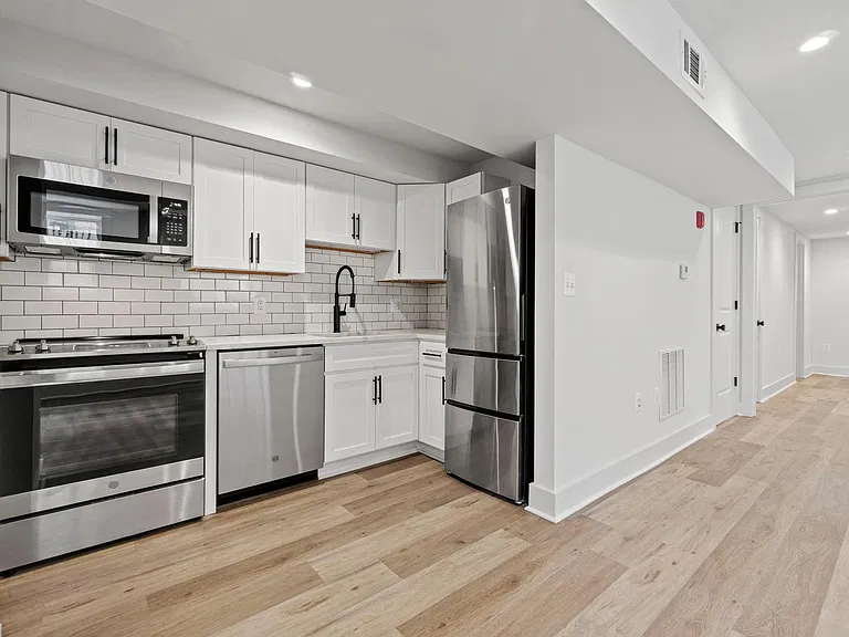 2753 Macomb St NW #1 — Photo 5
