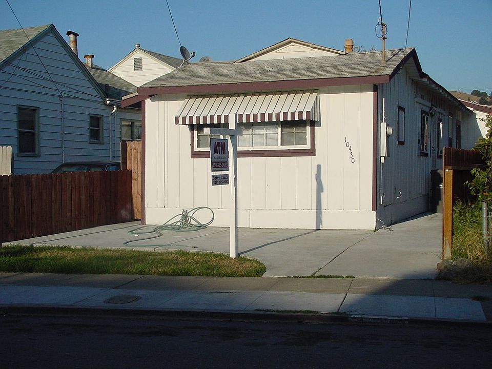 House, Side entrance