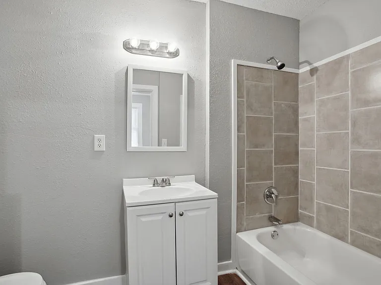 815 E Bolton St — Photo 11