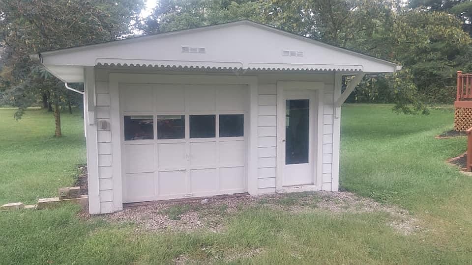 2nd image of 2320 33rd St