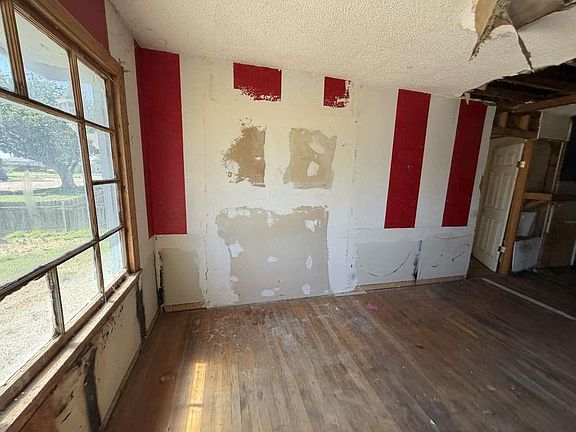 3rd image of 1404 Park Ave