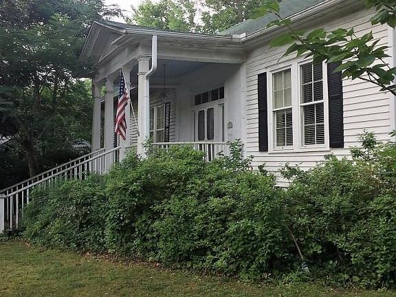 3rd image of 165 N Maury St