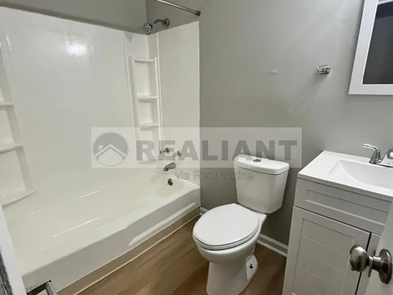 32 Mary St #4 — Photo 5