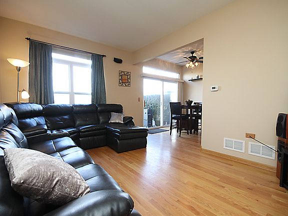 5th image of 951 Foxwood Ct