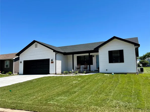 181 Woodcrest Dr, Bethalto, IL 62010