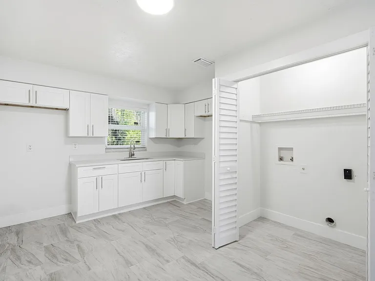 7309 N Hutton Pl #D — Photo 7