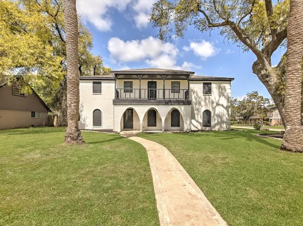 113 Rose Trl, Lake Jackson, TX 77566