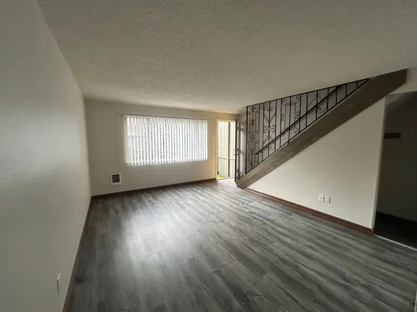 #374 Creekside Apartments, 4910 SW 45th Ave #374-06, Portland, OR 97221